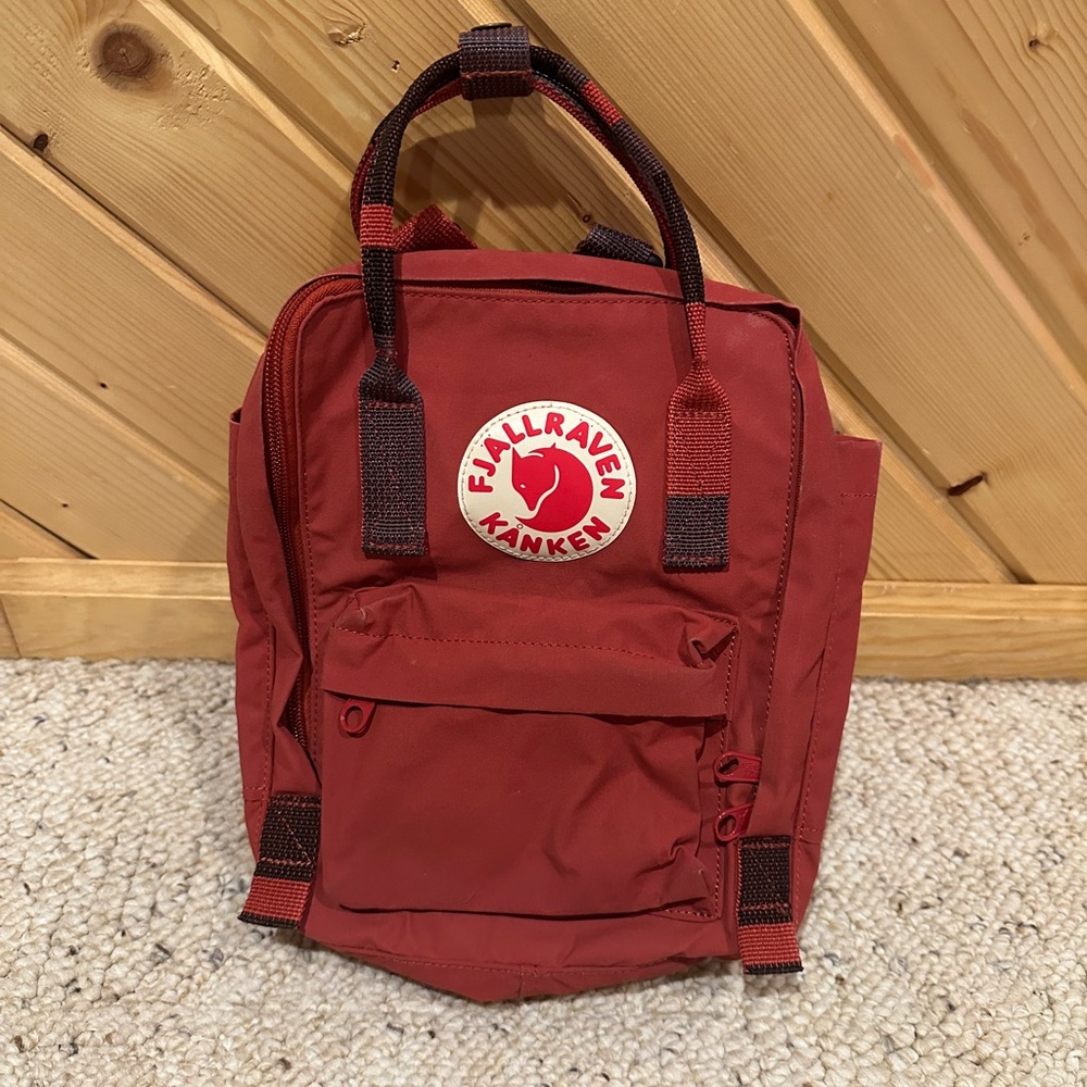 Fjallraven Kånken Mini Backpack - Deep Red